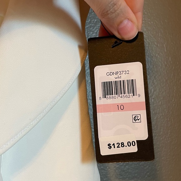 NWT Guess Sz 10 Women’s White Ruffle Strappy Mini Bodycon Lined Dress Ret $128! - Picture 4 of 13